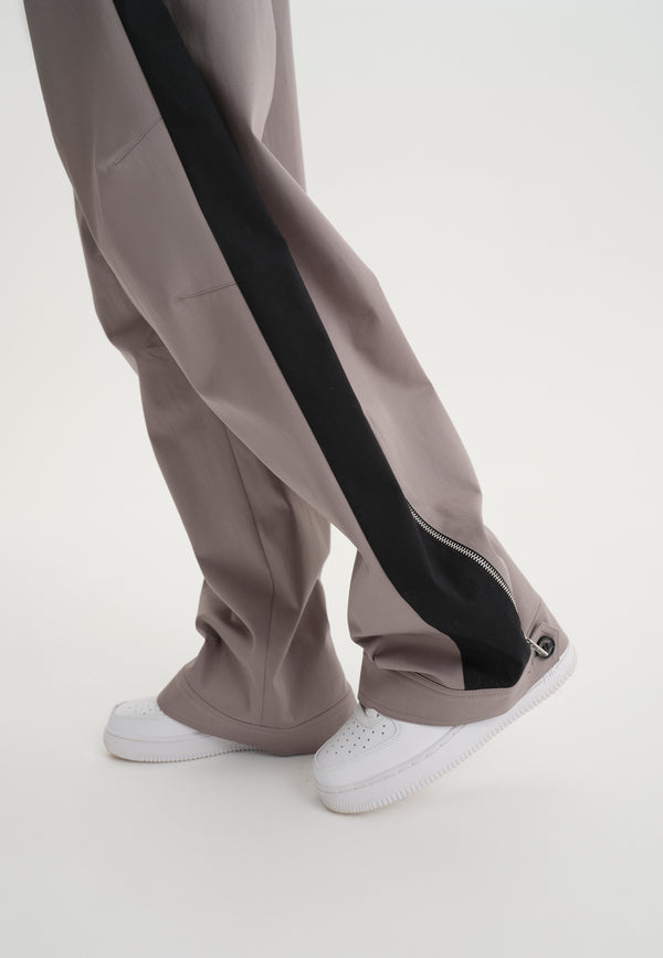 Trousers with stripes