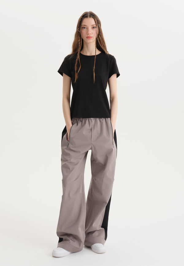 Trousers with stripes